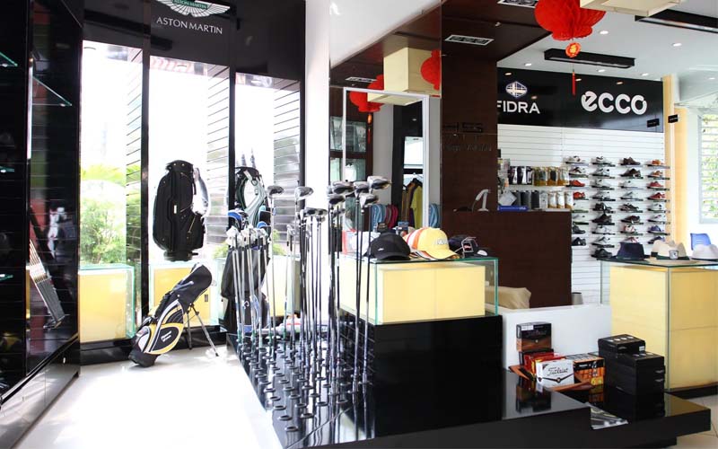 Cửa hàng bán đồ golf đa dạng ngay tại sân tập golf Cảnh Hồ