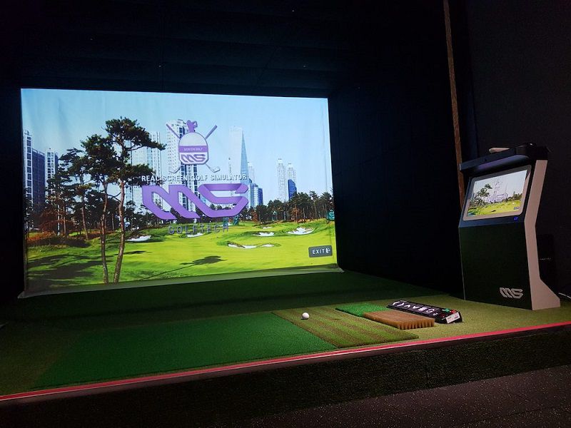 Phòng Golf 3D MS có đến hơn 100 sân golf cho golfer trải nghiệm