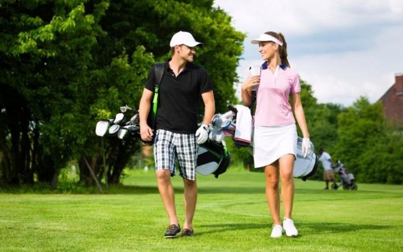 Trang phục thoải mái là sự chọn hoàn hảo khi tập golf tại nhà
