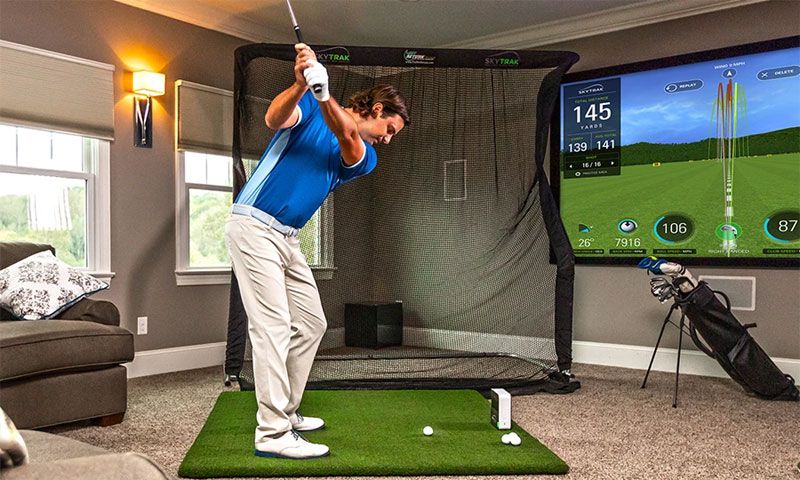 Để đánh golf trong nhà, golfer cần thêm khung lưới phù hợp