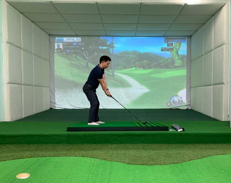Đánh golf trong phòng 3D được nhiều golfer Đà Nẵng yêu thích