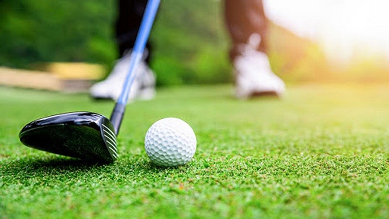 Có rất nhiều yếu tố ảnh hưởng đến khoảng cách gậy golf