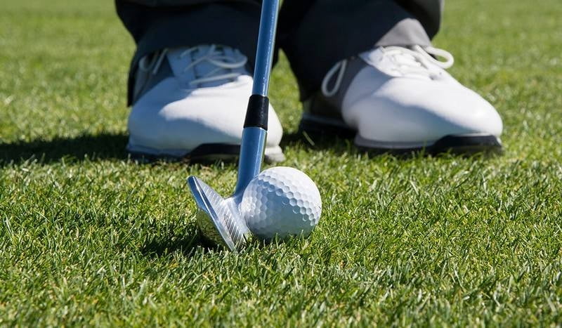 Golfer cần lưu ý chọn gậy sắt có độ loft phù hợp với thể trạng và trình độ đánh bóng