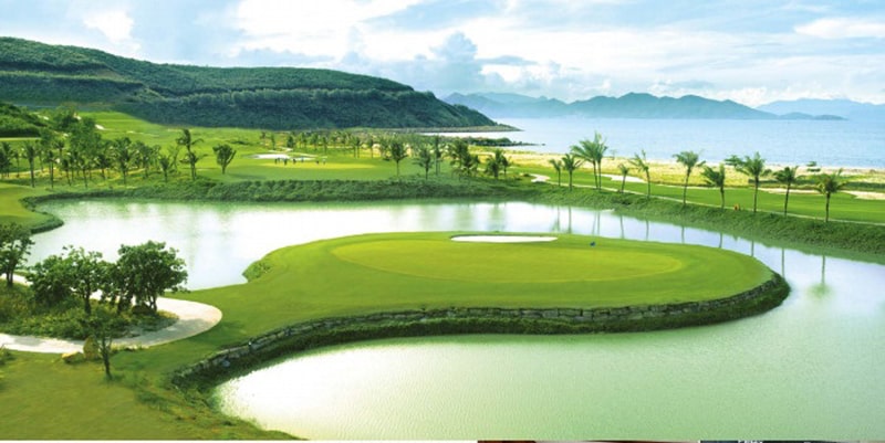 Sân golf Vinpearl Nha Trang là điểm đến yêu thích của nhiều golfer