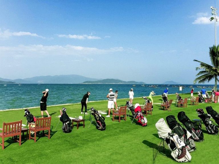 Sân golf Diamond Bay Nha Trang được đầu tư về cơ sở vật chất để mang đến cho golfer những trải nghiệm thú vị nhất