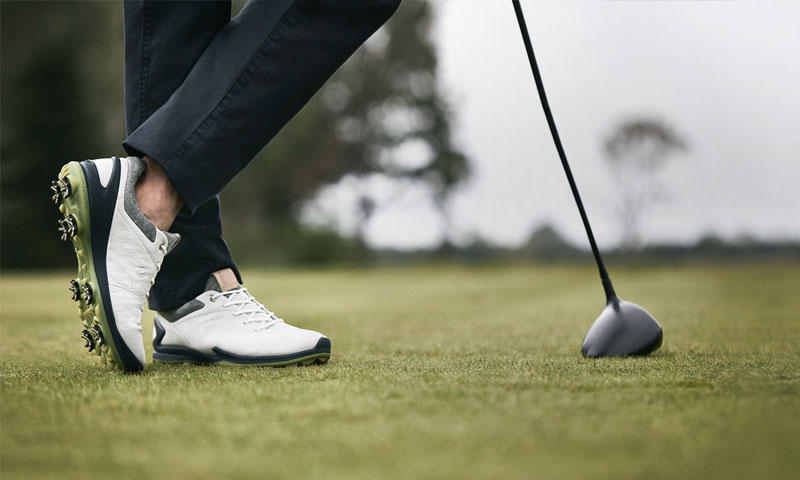 Giày golf nam là phụ kiện tạo nên phong cách cá nhân cho phái mạnh