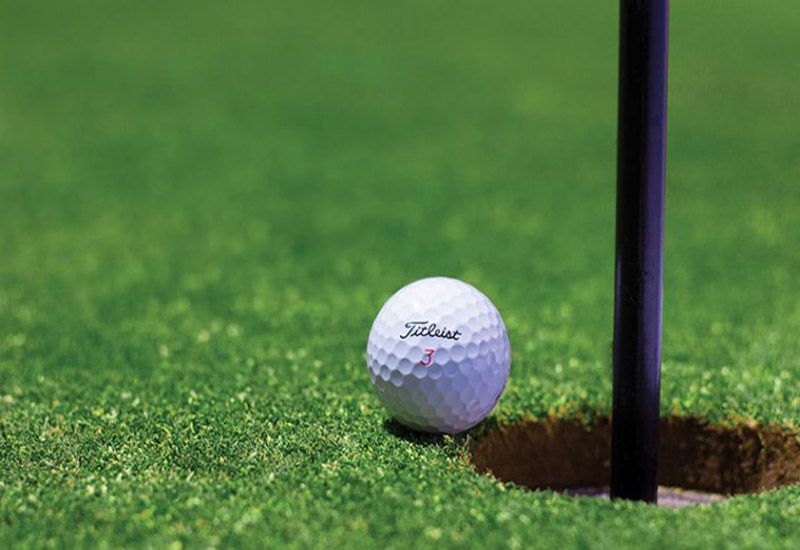Người thực hiện cú HIO dài nhất là golfer người Mỹ - Michael J. Crean