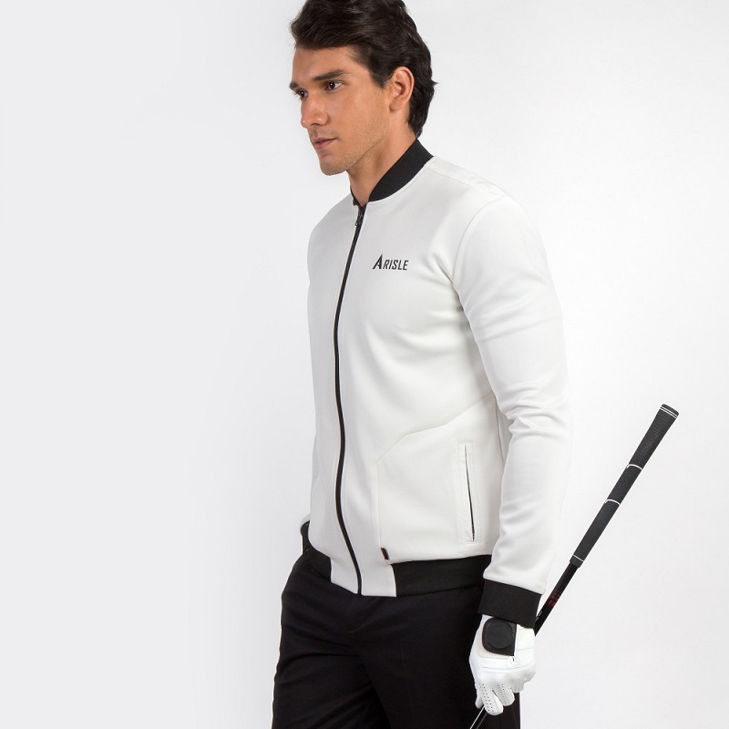 Áo khoác golf được sử dụng để giữ ấm cho cơ thể