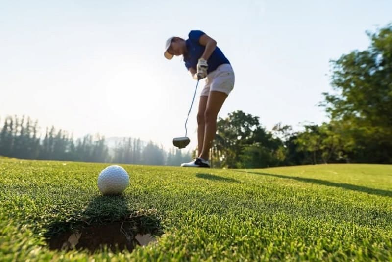 Green fee thường áp dụng cho 1 vòng golf 9 lỗ hoặc 18 lỗ