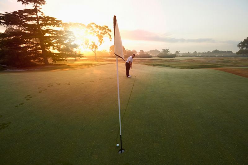 Làm chủ cú đánh với quỹ đạo thẳng sẽ giúp golfer dễ dàng đánh bóng near pin golf