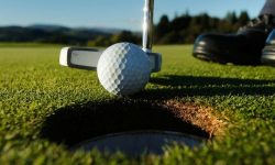 Thuật ngữ par trong golf là số gậy tiêu chuẩn mà golfer cần để hoàn thành lỗ golf