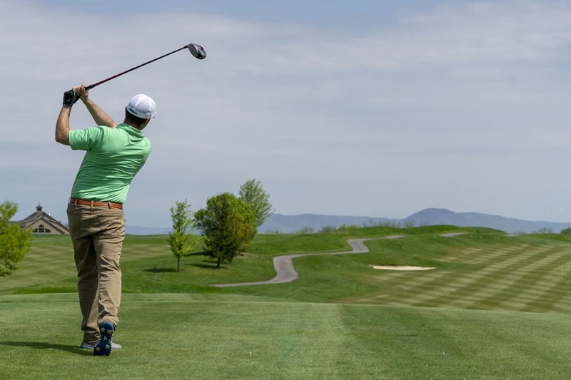 Luyện tập thường xuyên một cách bài bản sẽ giúp golfer sớm đạt under par