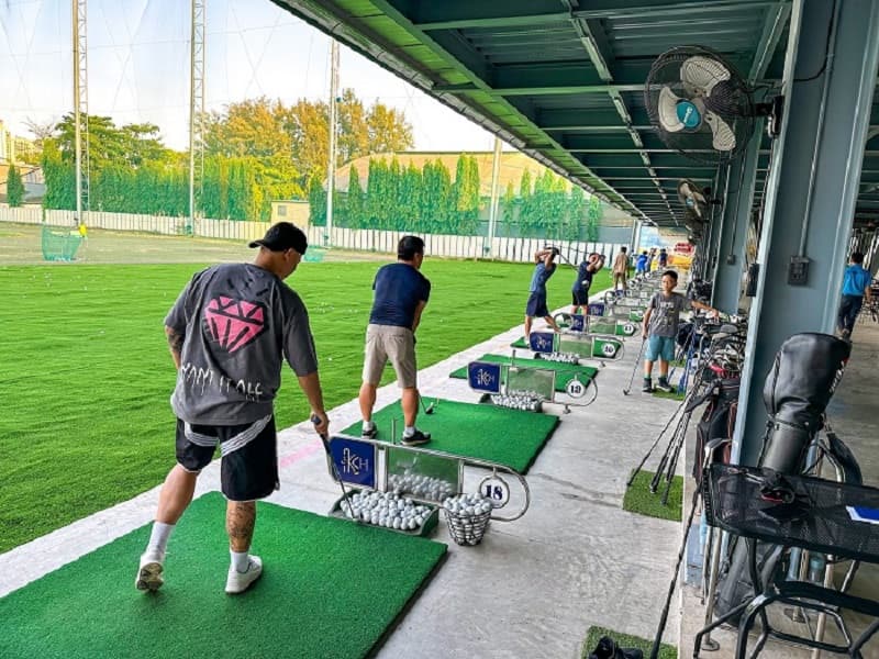 Sân tập golf Kỳ Hòa thu hút nhiều golfer đến trải nghiệm đánh bóng