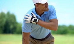 Tập golf có thể khiến golfer bị đau bả vai