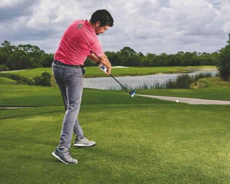 Tốc độ đầu gậy golf có ảnh hưởng đến khoảng cách bóng bay