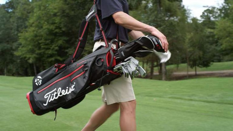 Túi golf Titleist được làm từ chất liệu cao cấp với kiểu dáng, mẫu mã đa dạng