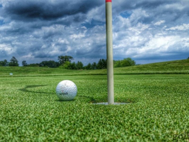 Par là số gậy chuẩn mà golfer cần để hoàn thành một lỗ golf