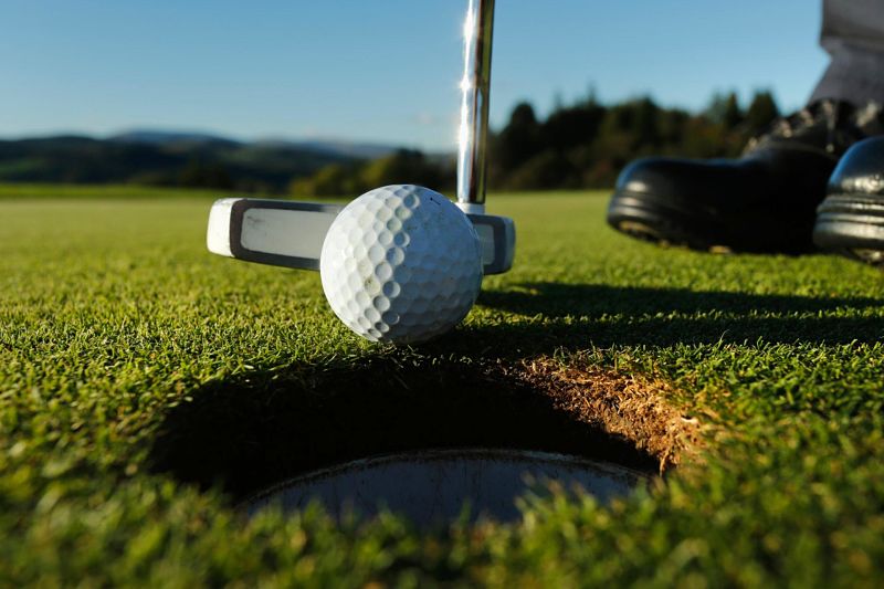 Trong một trận đấu golf, điểm net sẽ được tính tại từng hố