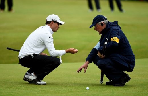 Golfer có thể luyện tập với huấn luyện viên để được đào tạo bài bản và sửa lỗi chi tiết