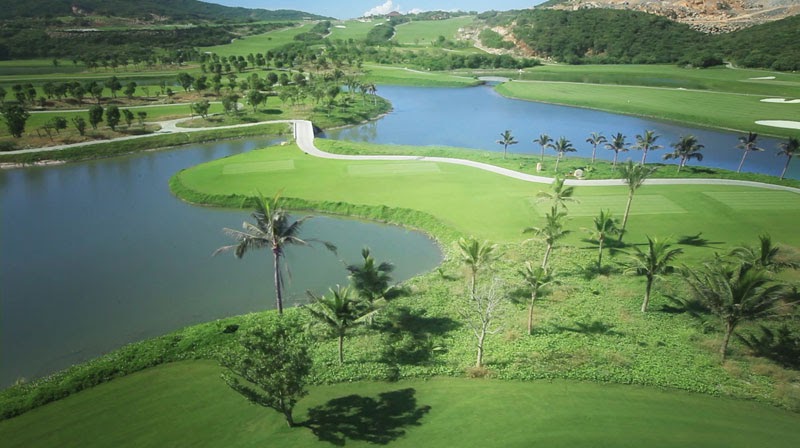 Sân golf Củ Chi được bao phủ bởi cỏ Paspalum chất lượng cao