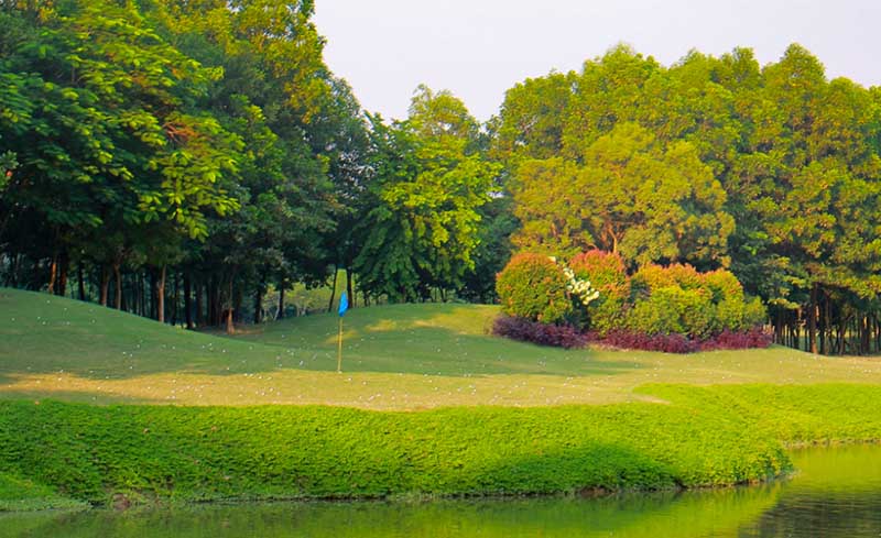 Sân tập golf Ciputra được đánh giá là một trong những sân golf đẹp tại Thủ đô Hà Nội