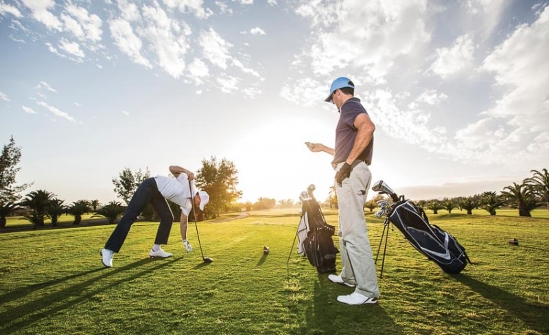 Nắm vững kiến thức về tee off và tee time giúp golfer tập luyện, thi đấu chủ động hơn