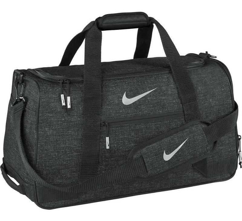 Túi xách Nike được làm từ chất liệu vải có độ bền cao, trọng lượng nhẹ