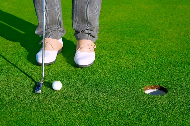 Golfer có thể tự tập tại nhà, tới phòng golf 3D hoặc tới sân golf tập putt