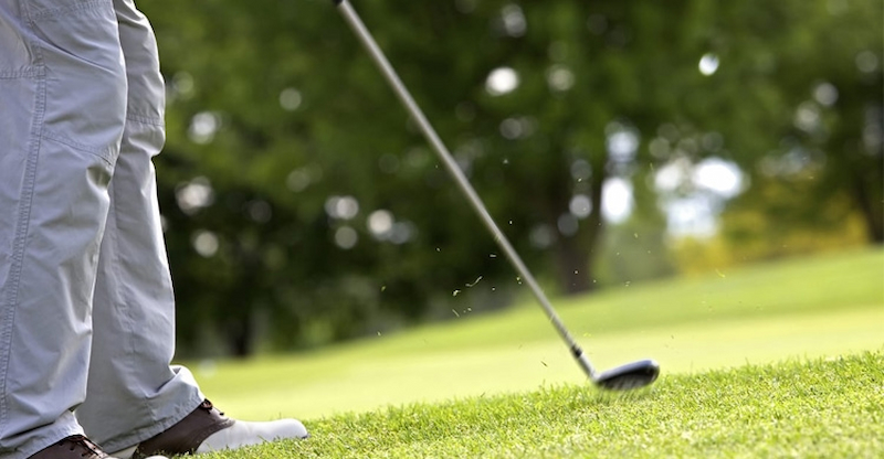Pitching golf là cú đánh bóng ngắn gần với khu vực green