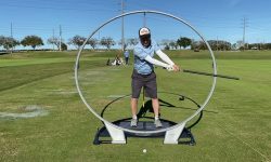 Golfer cần thực hiện tư thế chuẩn để swing golf