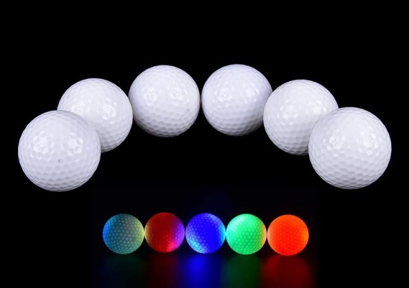 Sử dụng bóng phát sáng giúp golfer dễ dáng tìm kiếm vào ban đêm