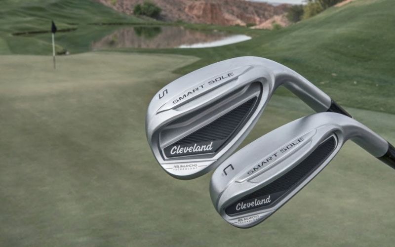Gậy chip golf Cleveland Smart Sole 3 Wedge được thiết kế với phần đế rộng 3 tầng