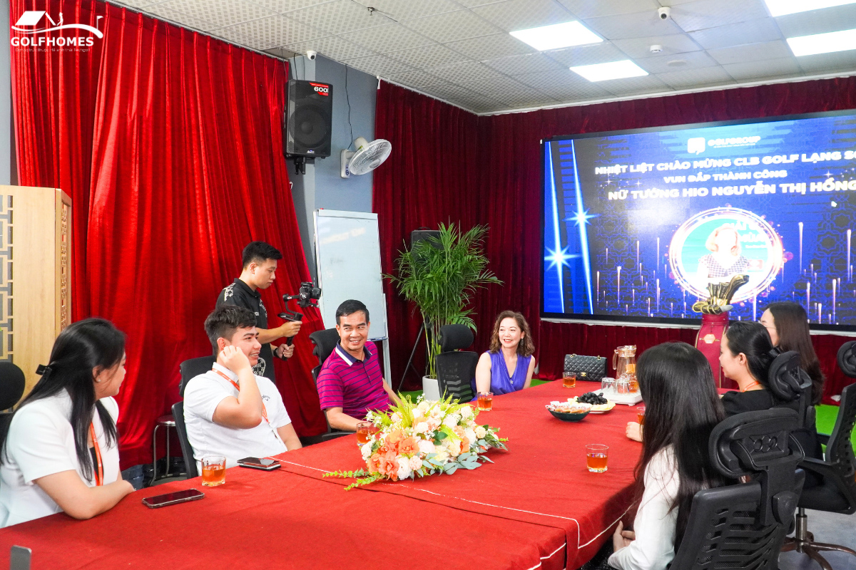 BLĐ Golfhomes và đại diện CLB golf Lạng Sơn gặp gỡ và thảo luận về xu hướng golf công nghệ tại Việt Nam