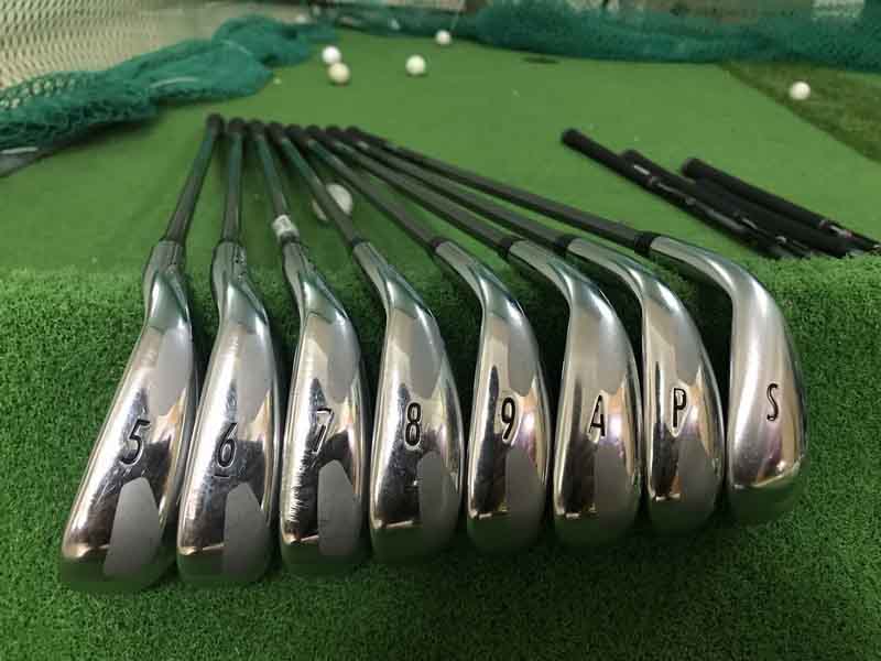 Set gậy sắt được ứng dụng công nghệ Speed Pocket độc quyền giúp golfer gia tăng tốc độ và khoảng cách