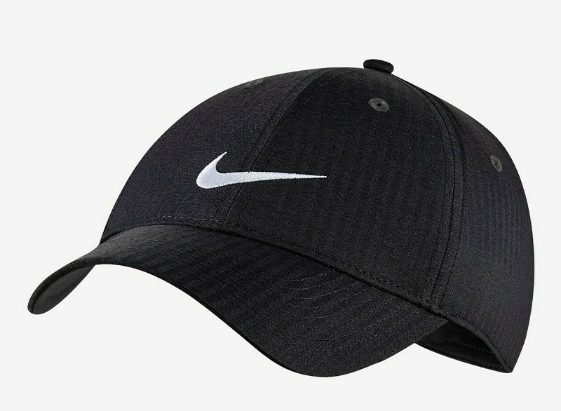 Mũ Nike làm từ chất liệu bền bỉ
