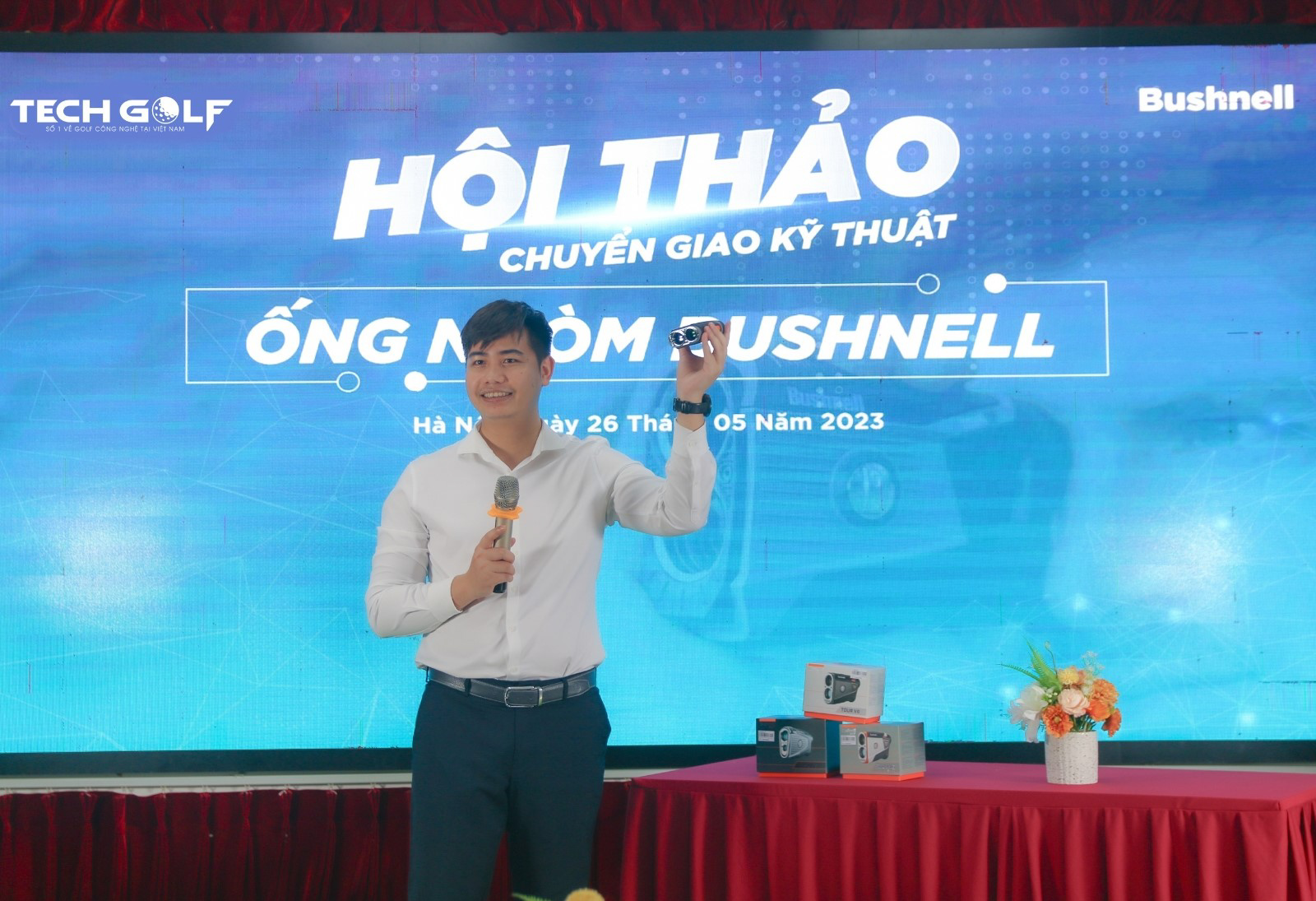 Giám đốc điều hành Techgolf - Mr. Nguyễn Tuấn Anh trực tiếp trải nghiệm model Bushnell Pro X3+