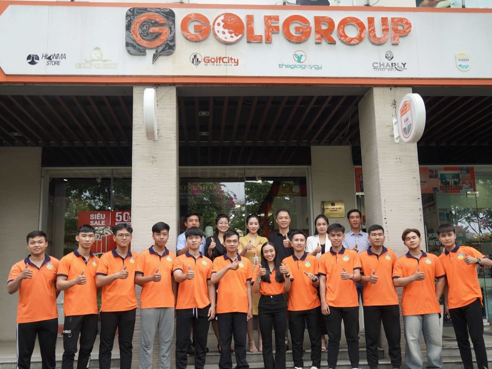 Golfhomes chào đón 30+ sinh viên Đại học HUTECH đến tham quan doanh nghiệp