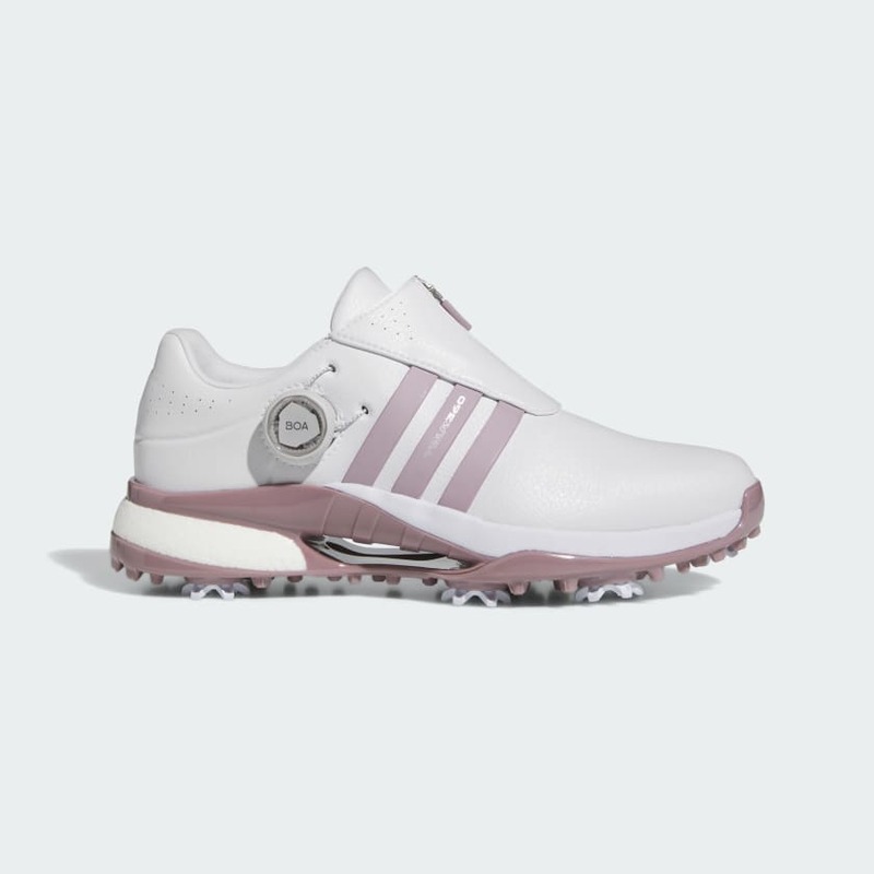 Các lỗ khí trên thân giày golf Adidas mang đến cảm giác khô thoáng cho bàn chân bé