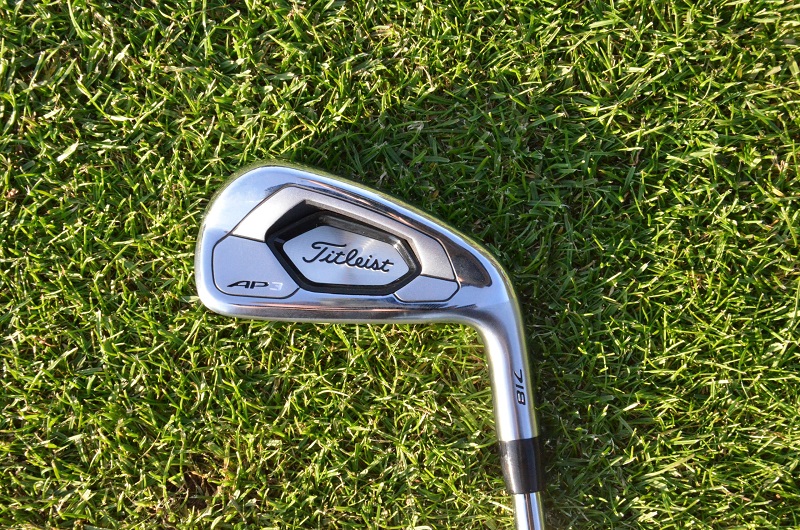 Gậy golf Titleist AP3 mang đến cảm giác đánh ấn tượng
